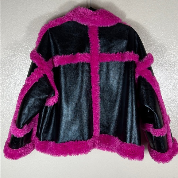 Stand Studio Fay Short in Black and Pink Faux Fur Coat - Picture 7 of 7